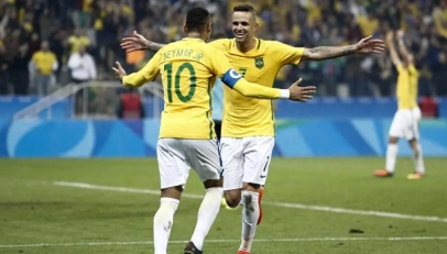 罗伯逊英超生涯送出56次助攻